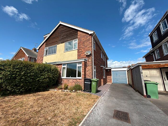 3 Bedroom Property To Rent In Wiltshire Close, Taunton, TA1