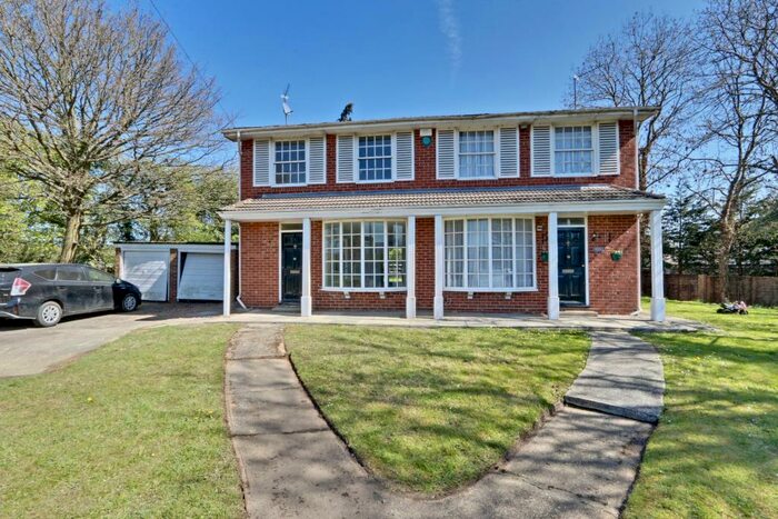 3 Bedroom Semi-Detached House To Rent In Cattlegate Road, Enfield, EN2