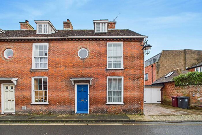 3 Bedroom End Of Terrace House For Sale In Little London, Chichester, PO19