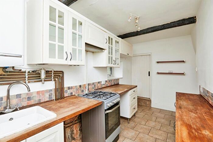 2 Bedroom Character Property For Sale In Roes Lane, Crich, Matlock, DE4
