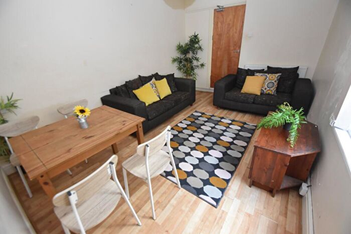 5 Bedroom House To Rent In Malefant Street, Cathays, Cardiff, CF24