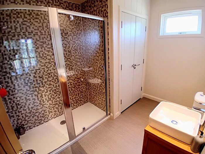 2 Bedroom Chalet For Sale In Westfield Lane, Hastings, TN35