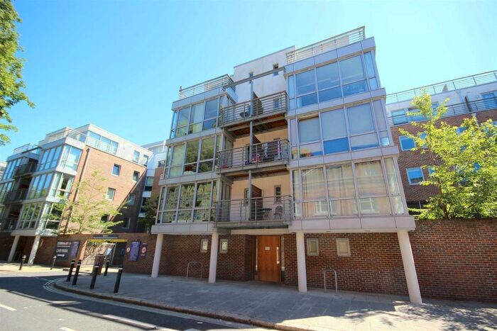 2 Bedroom Flat To Rent In Admiralty Road, Portsmouth, PO1