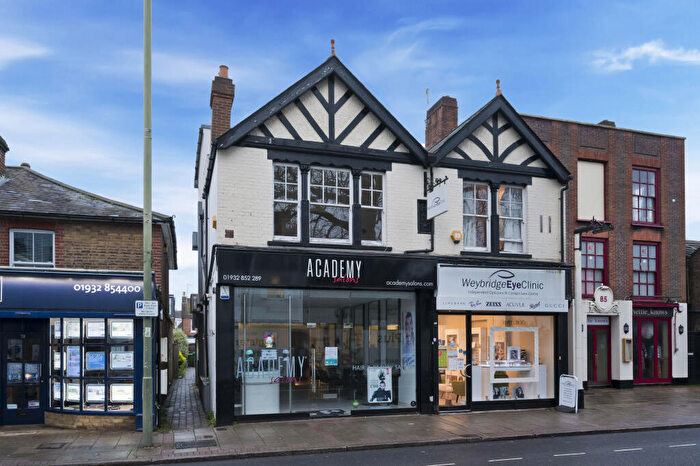 1 Bedroom Flat To Rent In Queens Road, Weybridge, Surrey, KT13