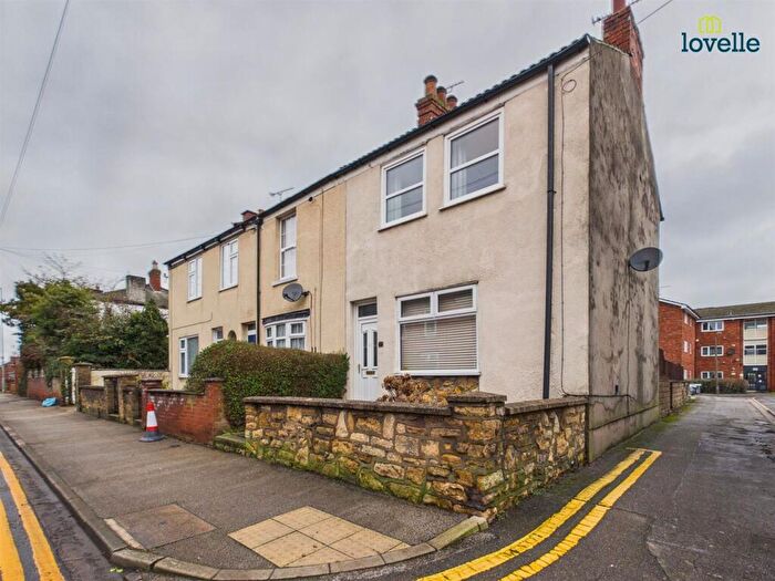 3 Bedroom End Of Terrace House To Rent In Rasen Lane, Lincoln, LN1