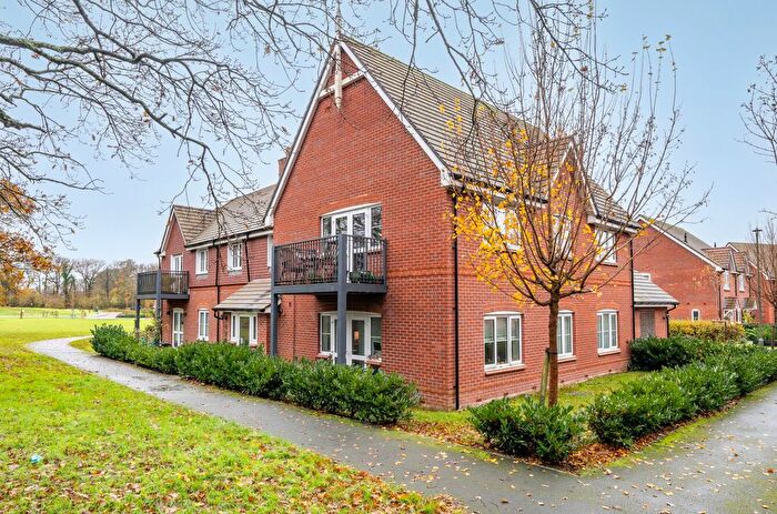 2 Bedroom Flat For Sale In Shetland Close, Cranleigh, GU6