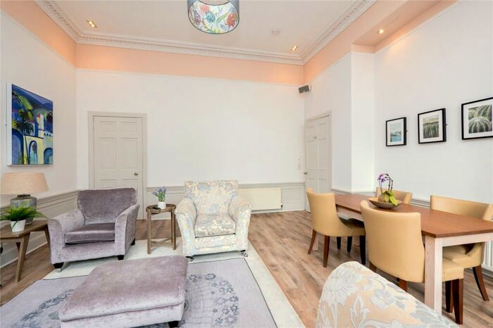 2 Bedroom Flat To Rent In Broughton Place, Edinburgh, EH1