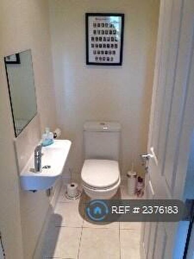 2 Bedroom Flat To Rent In Church Road, Leatherhead, KT22