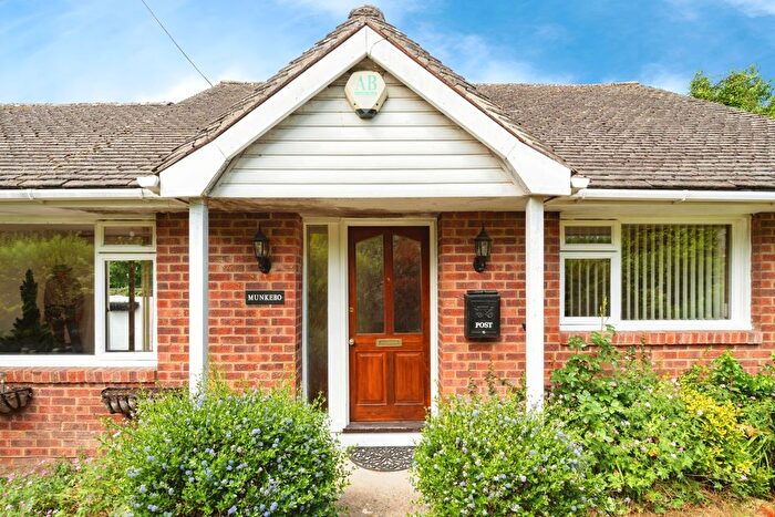2 Bedroom Bungalow For Sale In Balcombe Green, Sedlescombe, Battle, TN33