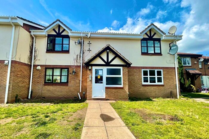 2 Bedroom Flat To Rent In Peel Court, SL1