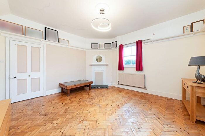 4 Bedroom Detached House For Sale In Norman Avenue, Abingdon, OX14