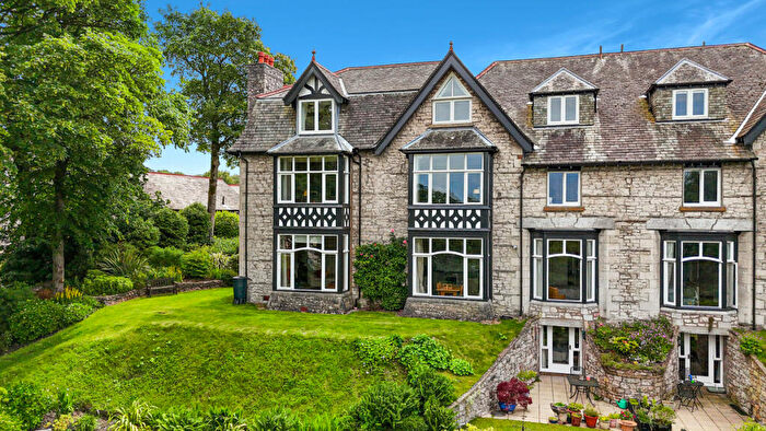 3 Bedroom Apartment For Sale In Redhills Road, Carnforth, LA5