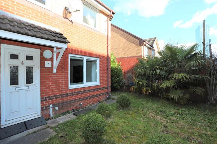 3 Bedroom House To Rent In Greengate West, Salford, M3