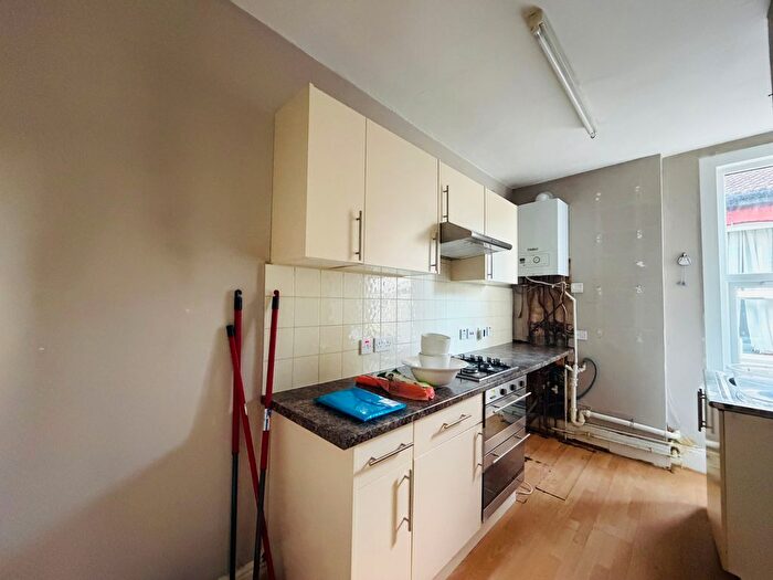 3 Bedroom Flat To Rent In Sydenham Road, London, SE26