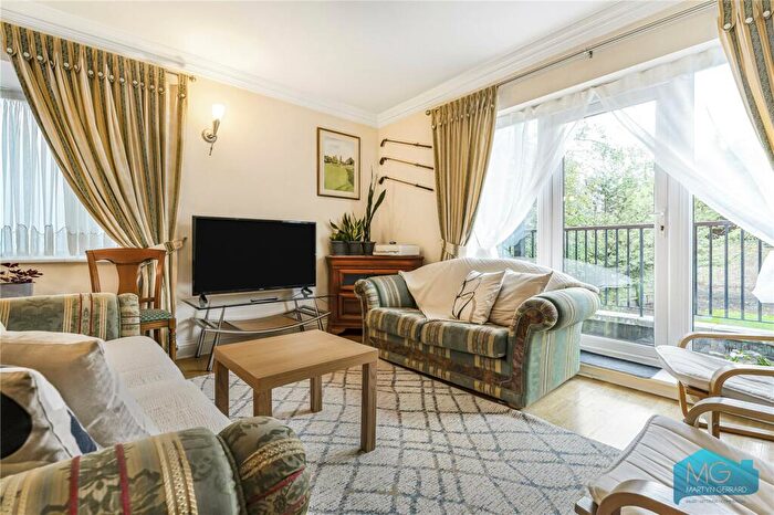 2 Bedroom Apartment For Sale In Silverbell Court, Hoptree Close, London, N12