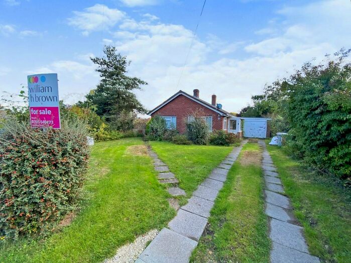 3 Bedroom Detached Bungalow For Sale In The Green, Elston, Newark, NG23