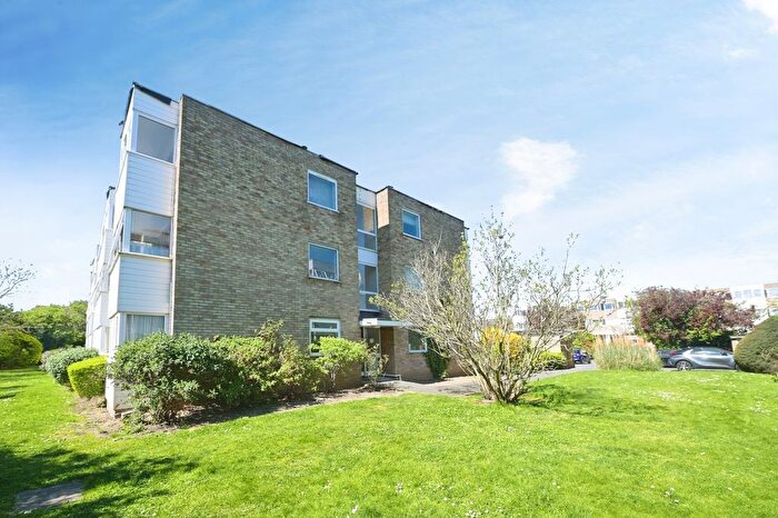 2 Bedroom Flat For Sale In Winston Close, Romford, RM7