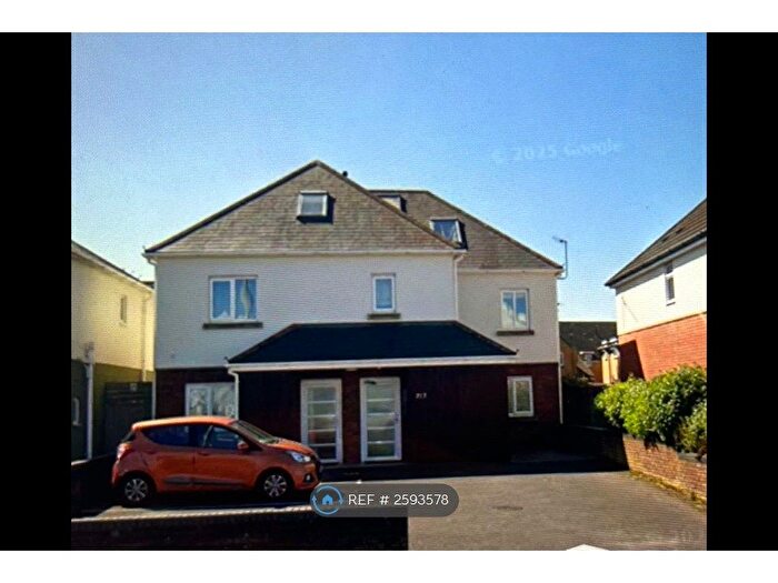 1 Bedroom Flat To Rent In Crest Court, Poole, BH15