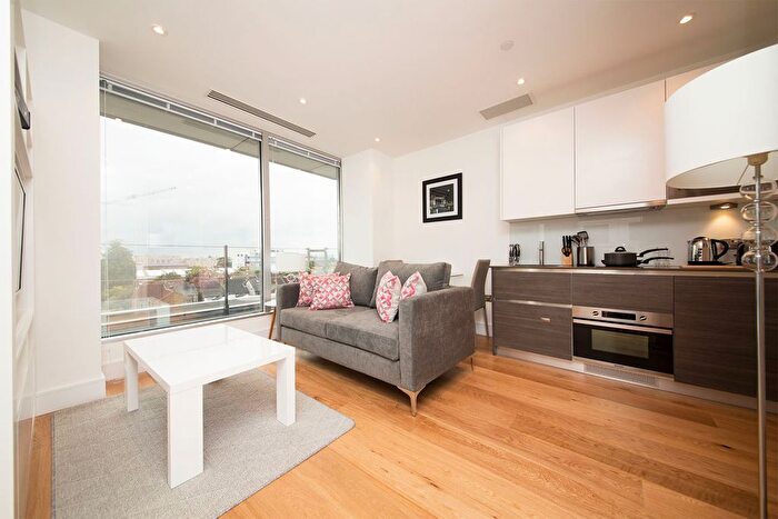 Studio To Rent In Staines Road, Hounslow, TW3