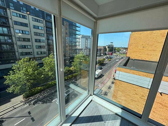 1 Bedroom Apartment To Rent In Massive Apartment, City Gate, Ilford, IG2