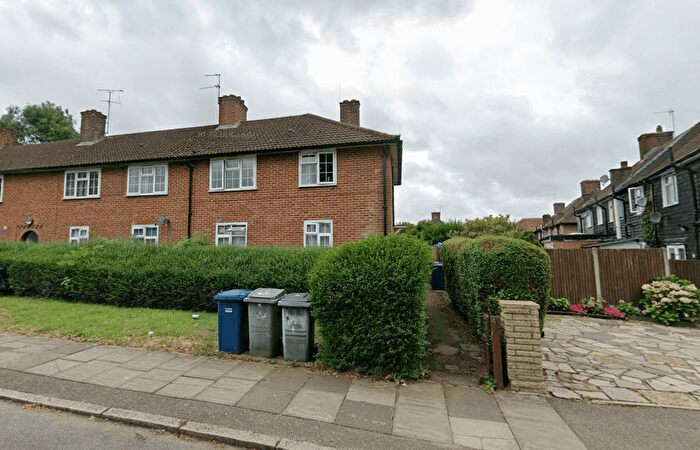 1 Bedroom Flat To Rent In Gunter Grove, HA8