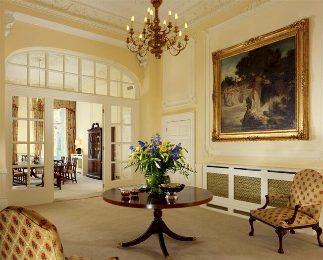 3 Bedroom Property To Rent In Hyde Park Gate, Knightsbridge, London, SW7