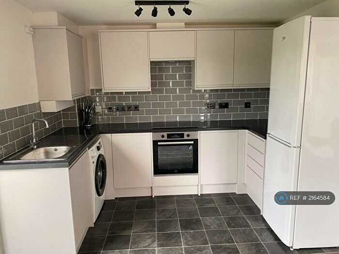 2 Bedroom Flat To Rent In Oakfields, Tiverton, EX16