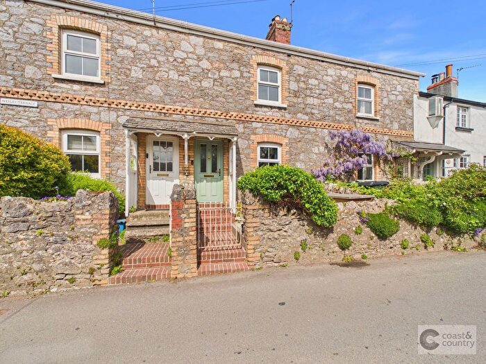 2 Bedroom Cottage For Sale In East Street, Ipplepen, TQ12