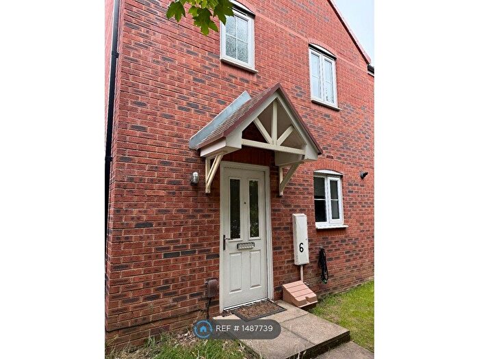 3 Bedroom Semi Detached House To Rent In Gilkes Walk, Middlesbrough, TS4
