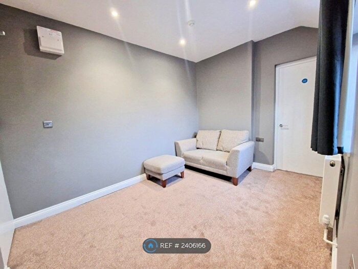 1 Bedroom Flat To Rent In Station Road, Northfield, Birmingham, B31