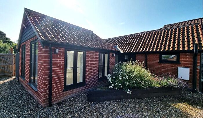 1 Bedroom Detached Bungalow For Sale In The Street, Bramfield, Halesworth, IP19