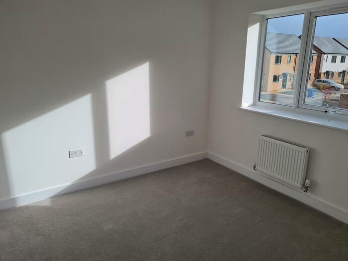 3 Bedroom House To Rent In Pond Close, Doncaster, DN4