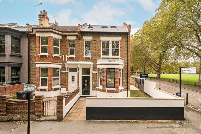 5 Bedroom Semi-Detached House For Sale In Chatsworth Road, Clapton, E5