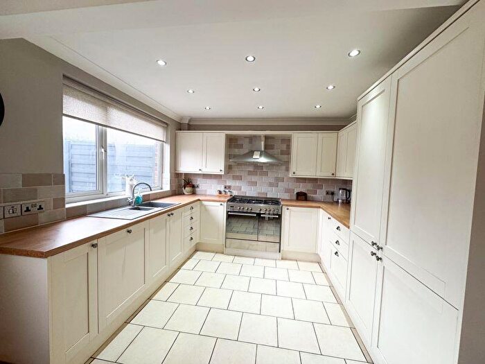 3 Bedroom End Of Terrace House For Sale In Antrim Way, Scartho, DN33