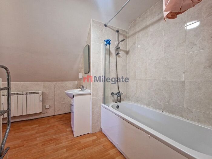 2 Bedroom Flat To Rent In Beech House Road, Croydon, CR0