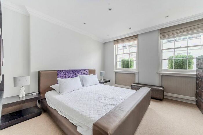 3 Bedroom Mews To Rent In Princes Gate Mews, South Kensington, London, SW7