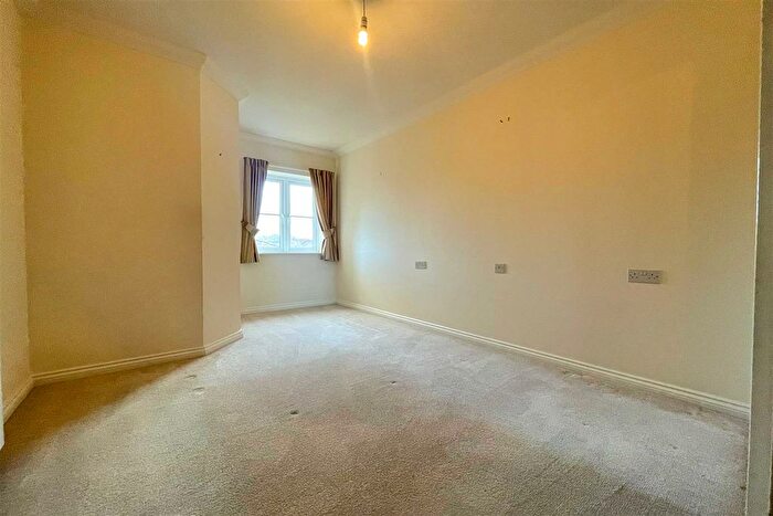 1 Bedroom Flat For Sale In Hope Road, Sale, M33