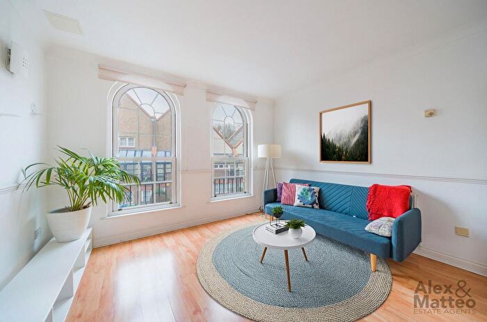 1 Bedroom Flat To Rent In Edward Square, Rotherhithe, SE16