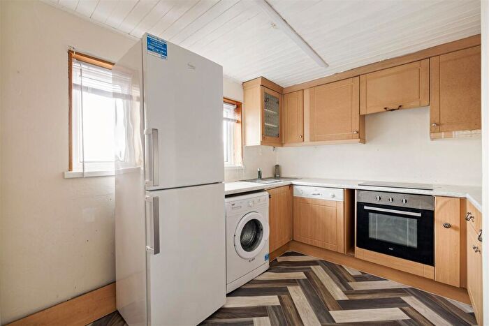 2 Bedroom Apartment To Rent In Mill Lane, Woodford Green, IG8