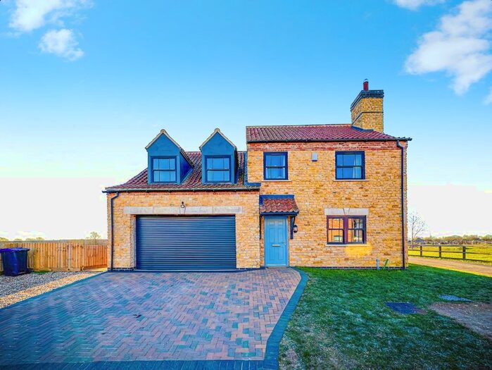 4 Bedroom Detached House To Rent In Cleveland Avenue, North Hykeham, Lincoln, LN6