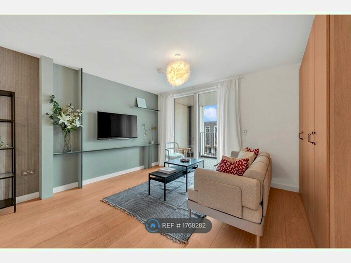 3 Bedroom Flat To Rent In Platamone House, London, E20