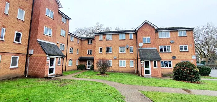 2 Bedroom Flat To Rent In Grinstead Road, London, SE8