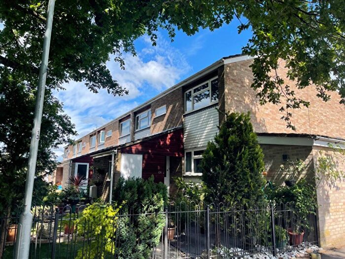 2 Bedroom Maisonette For Sale In Rickman Close, Woodley, RG5