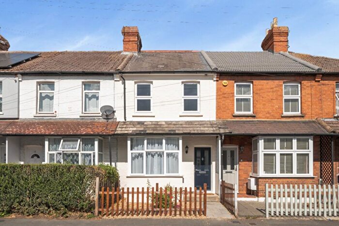 2 Bedroom Terraced House For Sale In Woking, GU21