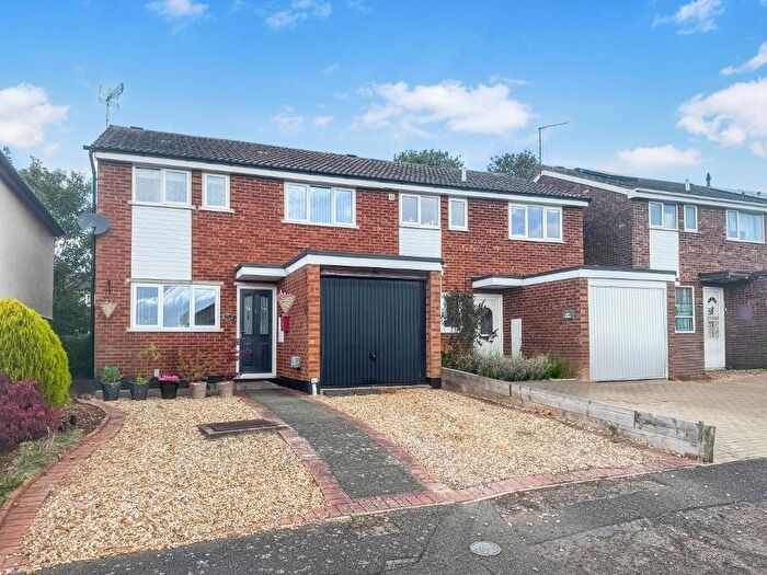 3 Bedroom Semi-Detached House For Sale In Upper Steeping, Desborough, NN14