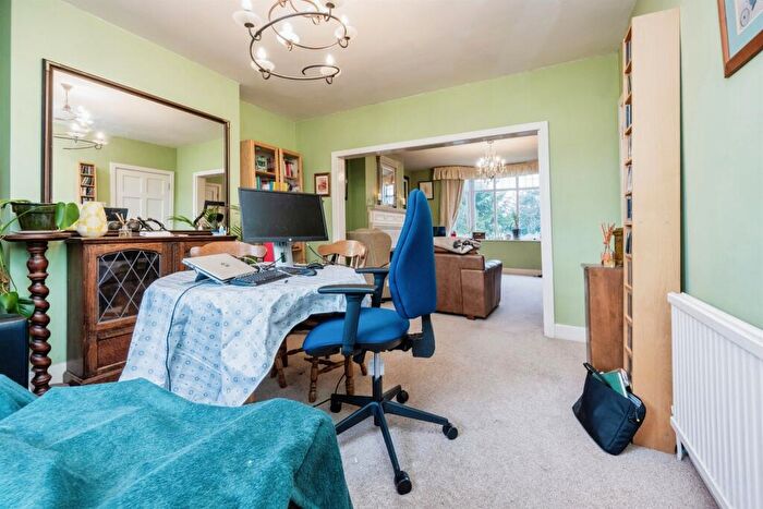 3 Bedroom Terraced House For Sale In Kettering Road, Northampton, NN2
