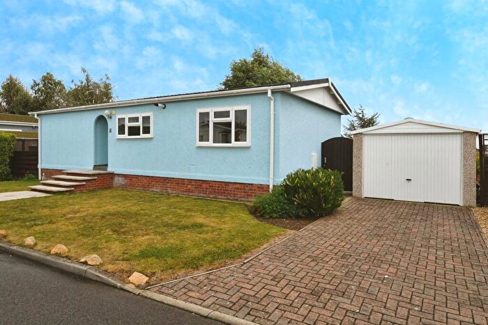 2 Bedroom Lodge For Sale In Marina View, Dogdyke, Lincoln, LN4