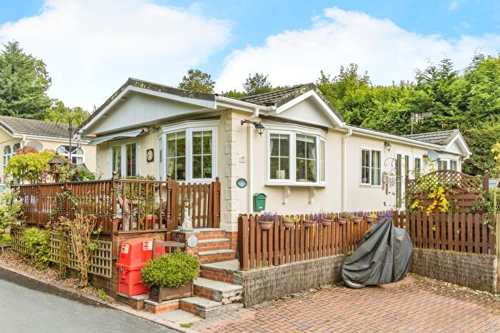 2 Bedroom Mobile/park Home For Sale In Ashburton Park, Ashburton, Newton Abbot, TQ13