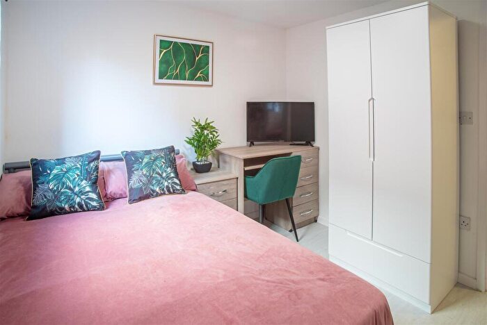 4 Bedroom Flat To Rent In **£pppw Including Bills** Derby Road, Nottingham, NG7