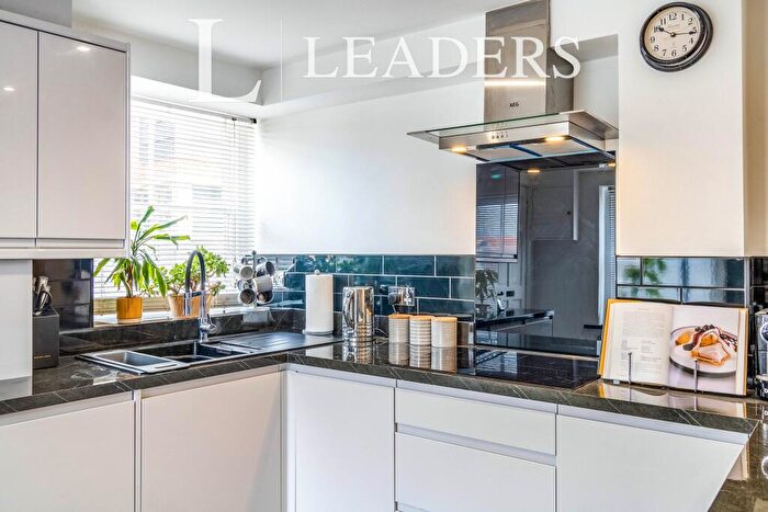 2 Bedroom Flat To Rent In Nuns Road, CH1